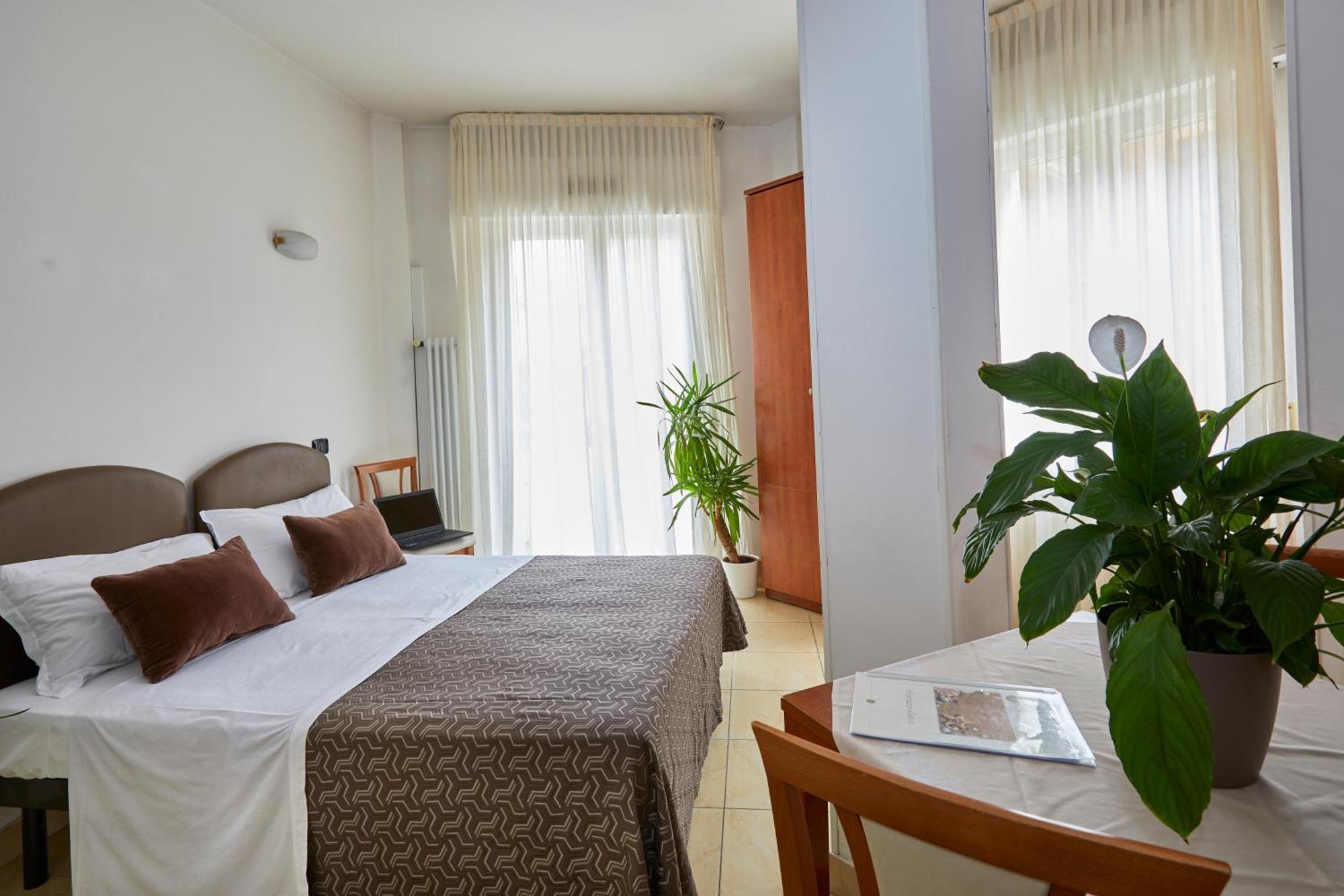 Residence Fellini Ρίμινι Εξωτερικό φωτογραφία