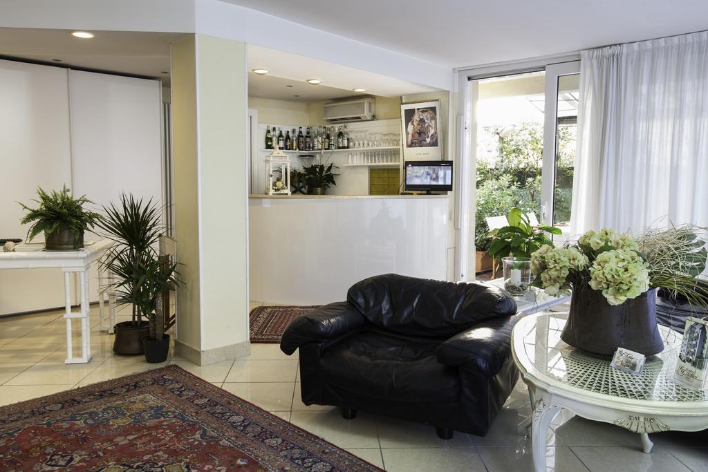 Residence Fellini Ρίμινι Εξωτερικό φωτογραφία