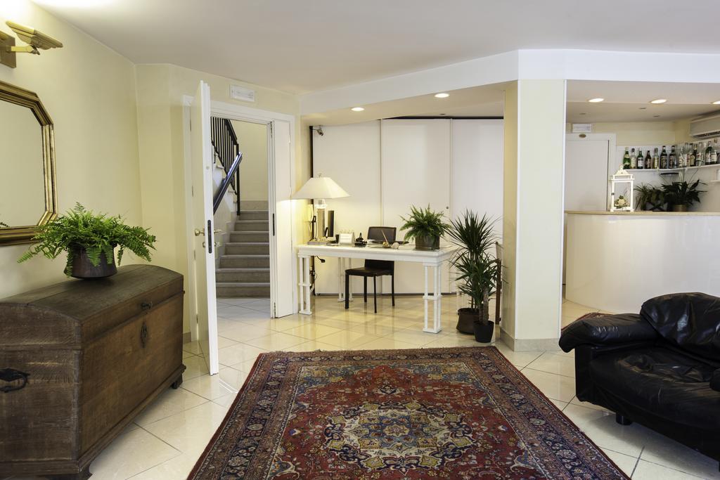 Residence Fellini Ρίμινι Εξωτερικό φωτογραφία