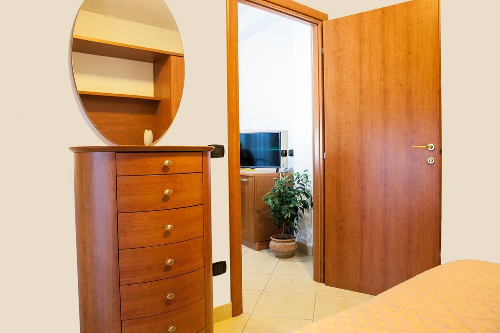 Residence Fellini Ρίμινι Δωμάτιο φωτογραφία