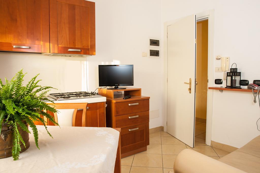 Residence Fellini Ρίμινι Δωμάτιο φωτογραφία