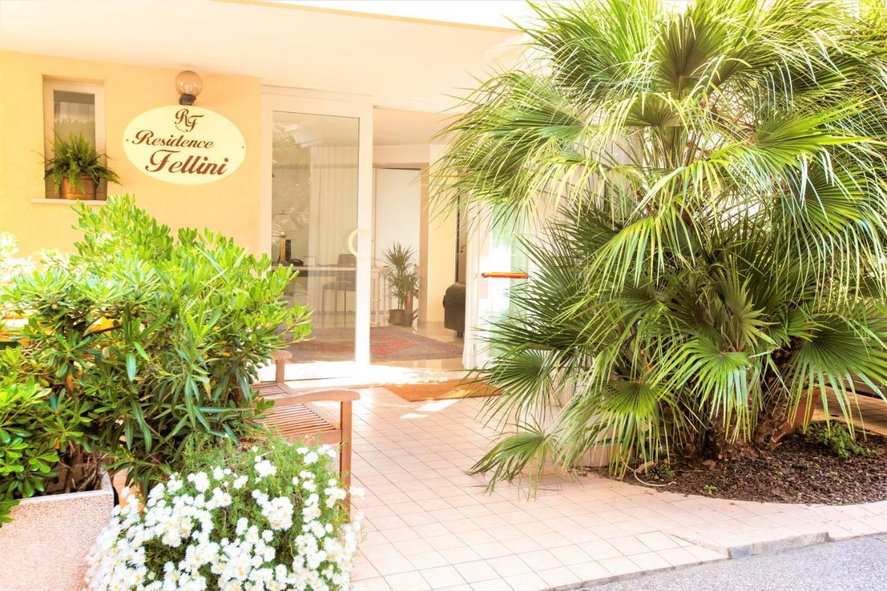 Residence Fellini Ρίμινι Εξωτερικό φωτογραφία