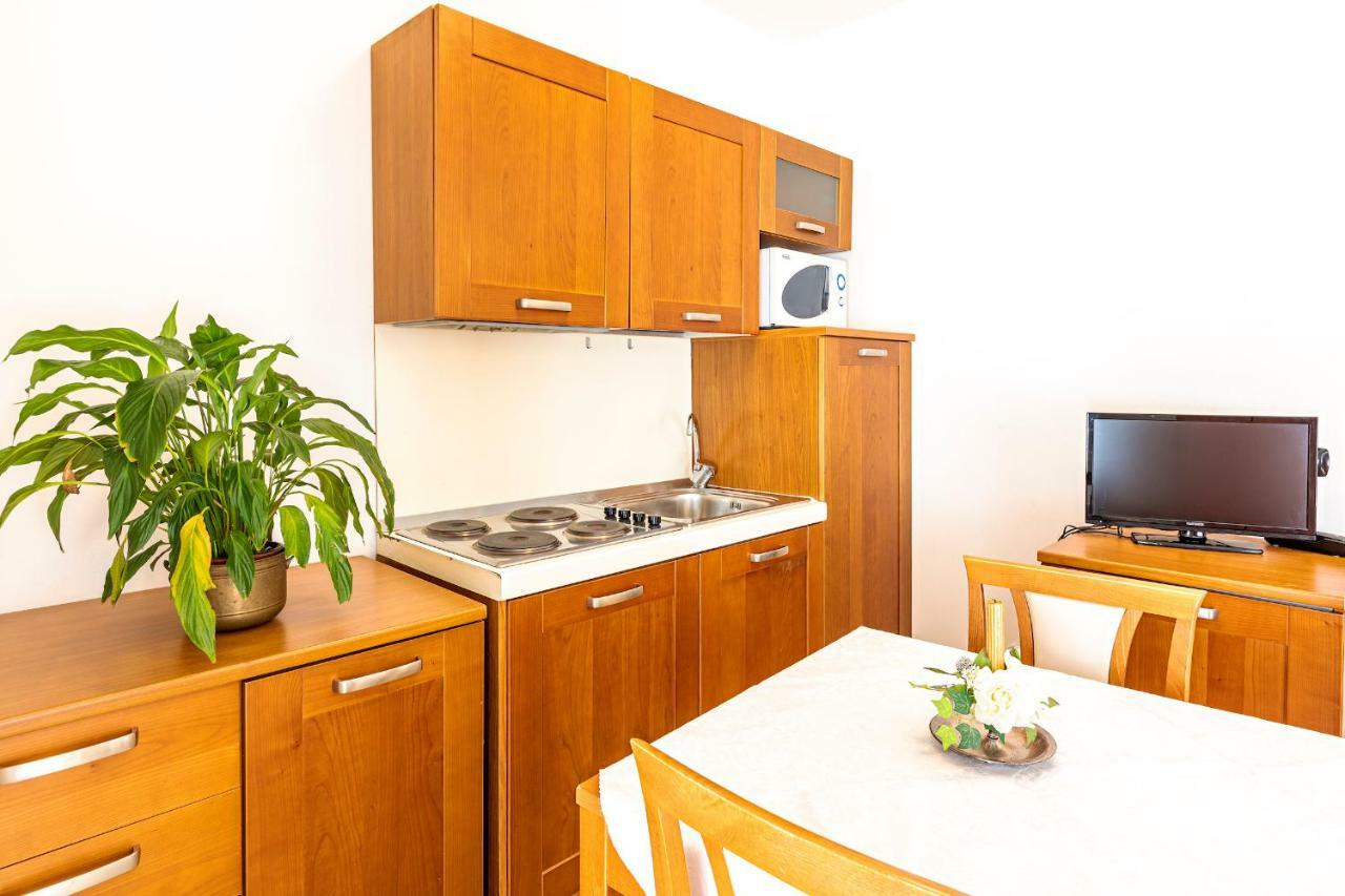 Residence Fellini Ρίμινι Εξωτερικό φωτογραφία