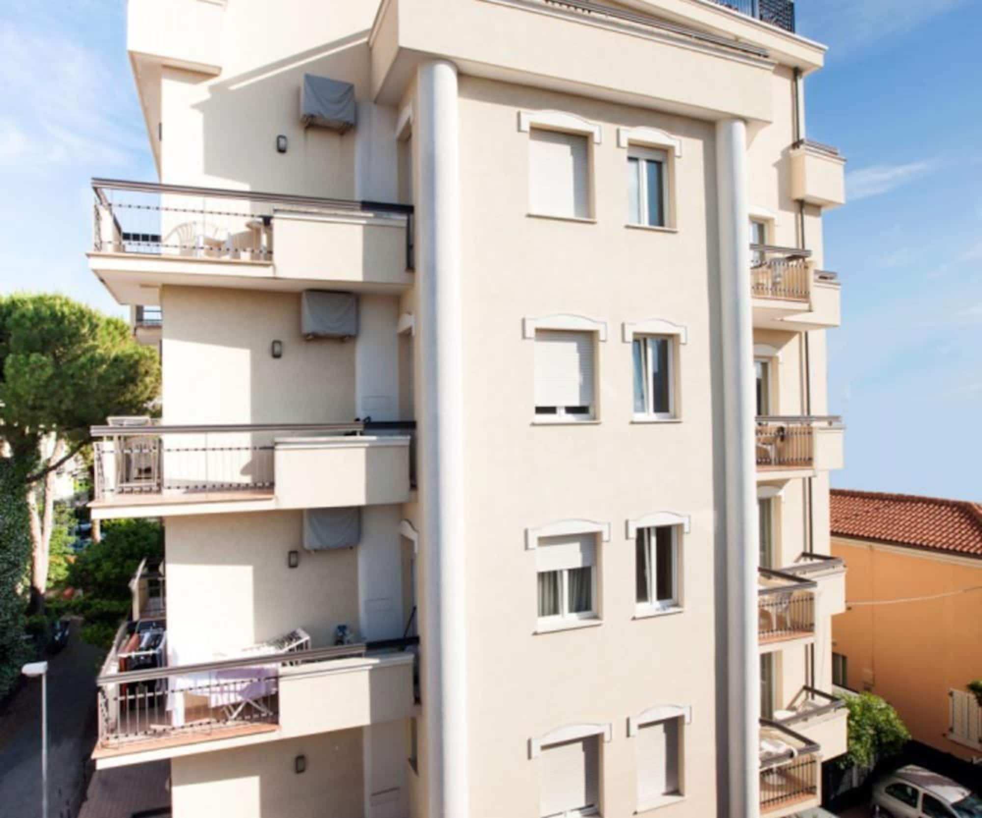 Residence Fellini Ρίμινι Εξωτερικό φωτογραφία